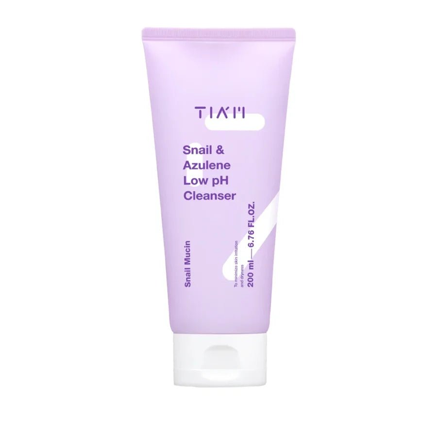 TIA’M Snail & Azulene Low pH Cleanser – sanfter, pH‑schonender Reinigungsschaum mit Snail & Azulene zur Beruhigung empfindlicher Haut, Produktfoto bei Chic & Glow.