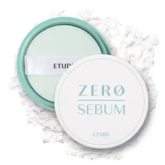 Etude House Zero Sebum Dry Powder – geöffnetes mattierendes Puder mit sichtbarer Puderquaste, Produktfoto bei Chic & Glow.