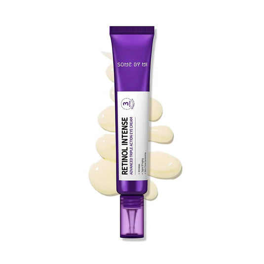 „Some By Mi Retinol Intense Eye Cream – cremige Texturaufnahme der glättenden Anti‑Aging Augencreme, erhältlich bei Chic & Glow.